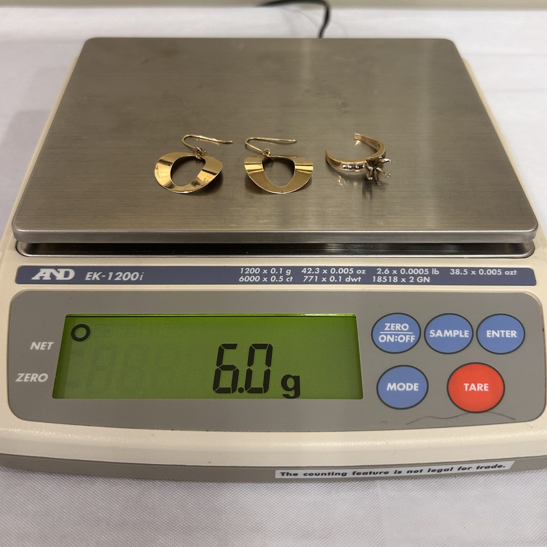 Earrings & ring trio on the GoldVara scale