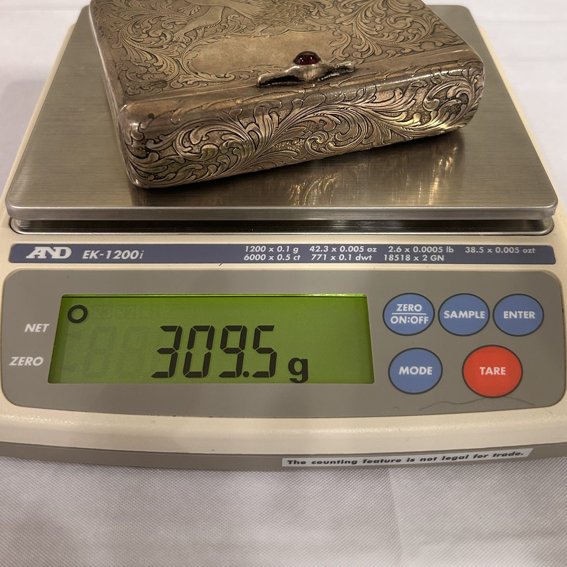 Engraved sterling box on the GoldVara scale