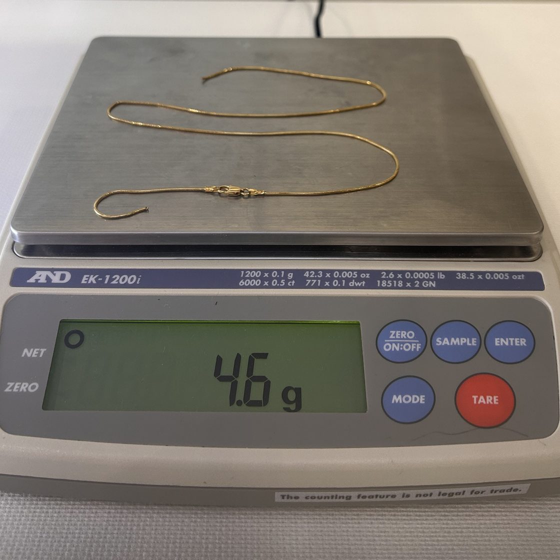 Fine snake chain on the GoldVara scale