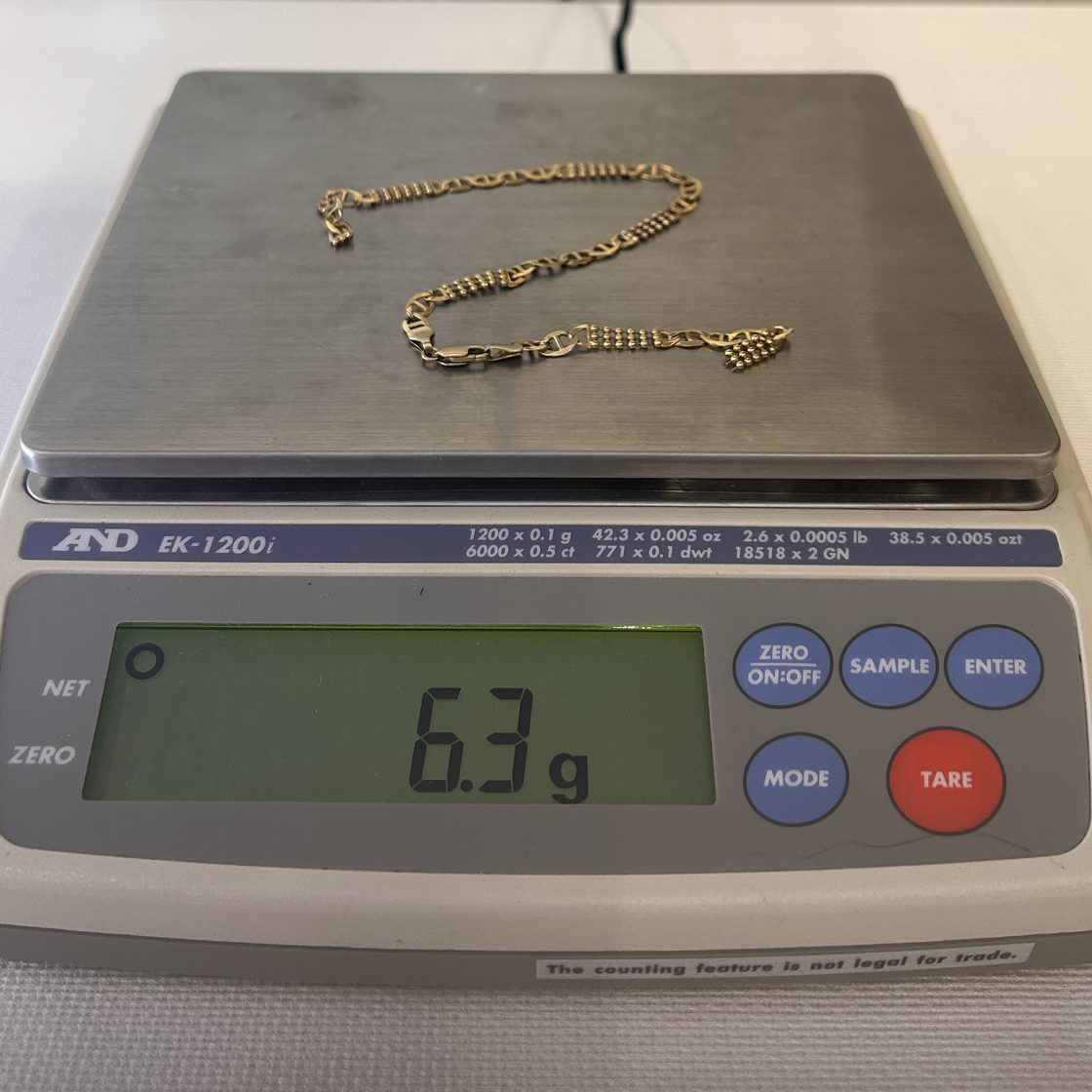 Beaded link bracelet on the GoldVara scale