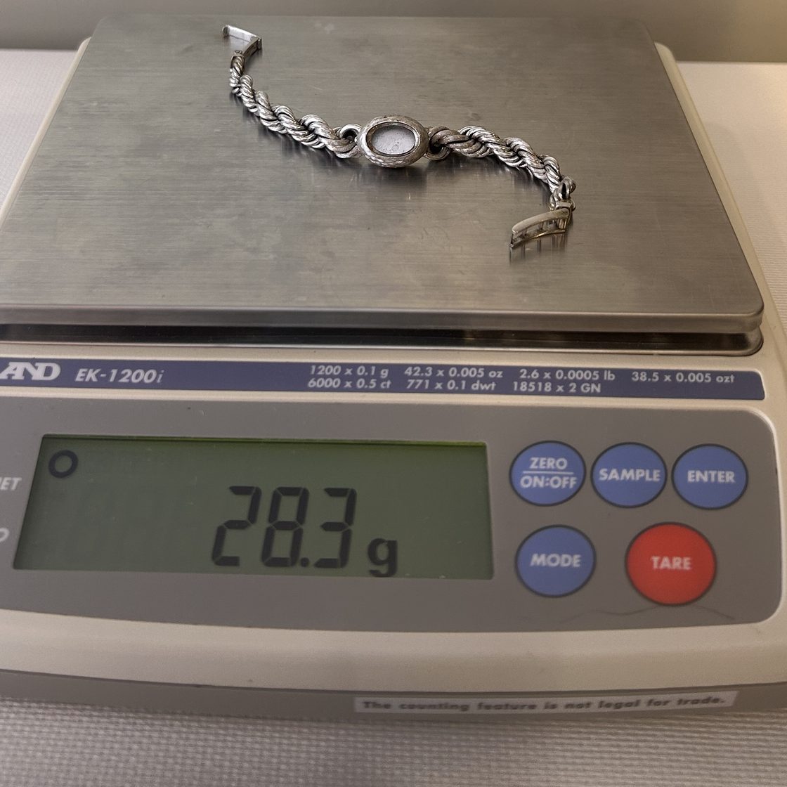 White gold rope bracelet on the GoldVara scale